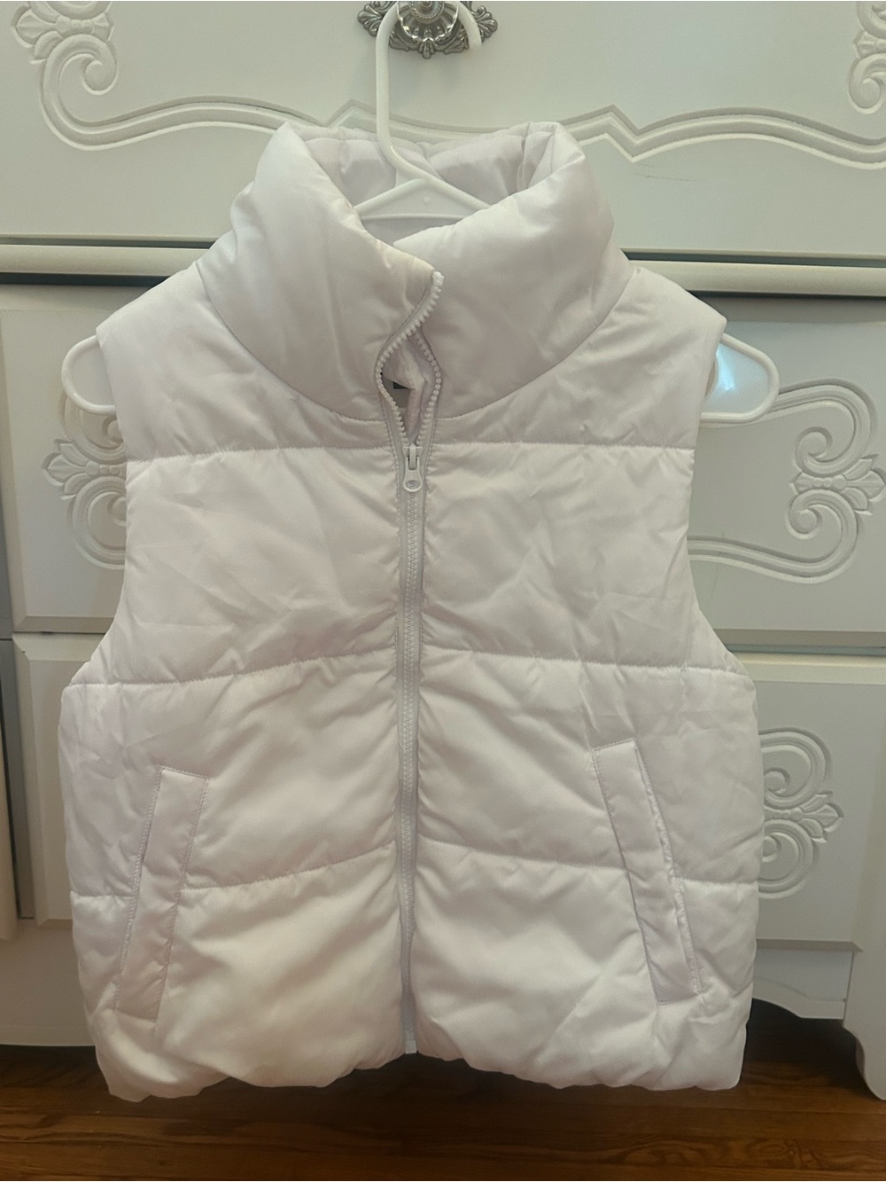 Women’s Classic White Puffer Vest